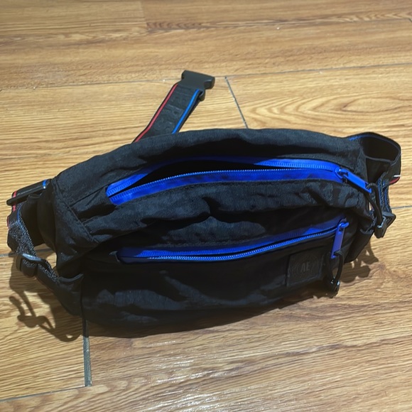 American Eagle Fanny Pack! - Picture 2 of 3